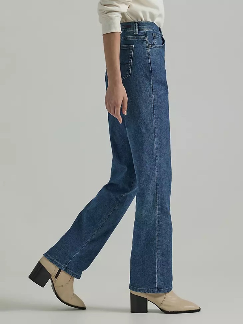 Lee Relaxed Fit Straight Leg Mid Rise Jeans Size 14